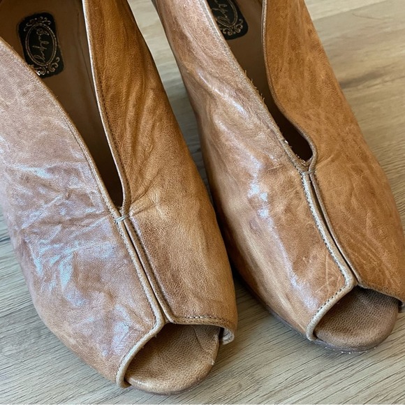 Salpy Geneva Bootie size 8 gorgeous soft leather sculpted & stitched - Picture 5 of 12